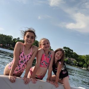 Meet your Posher, Claire